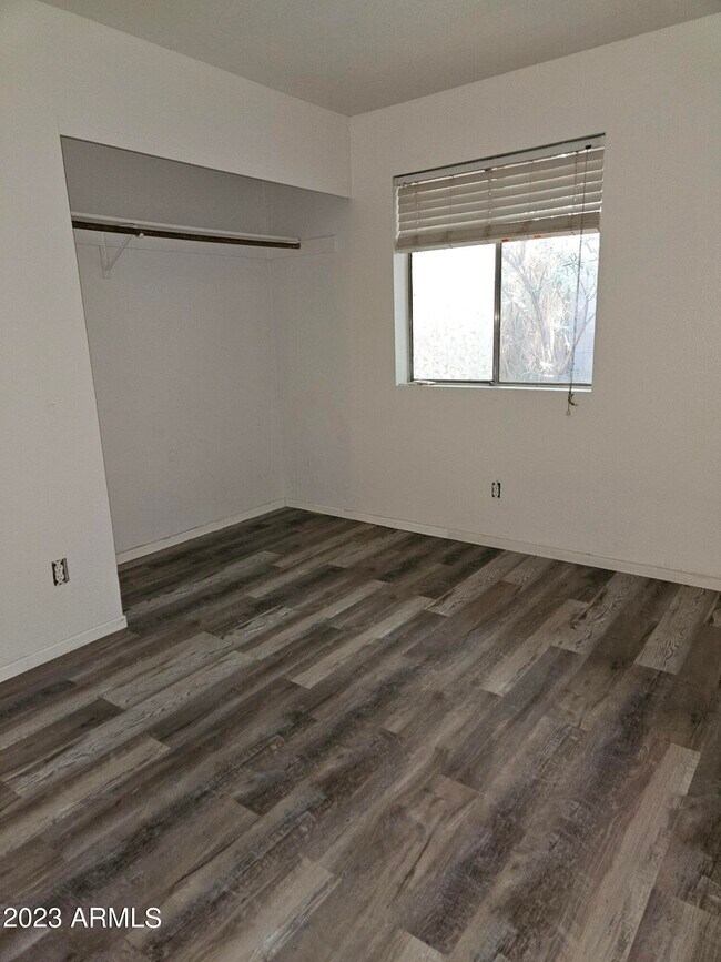 Foto del edificio - 10213 N 15th Ave