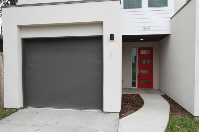Building Photo - Contemporary East Austin Home with Private Yard & Garage