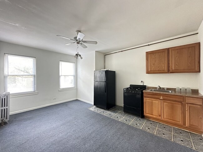 Foto del edificio - 5710 N Winthrop Ave