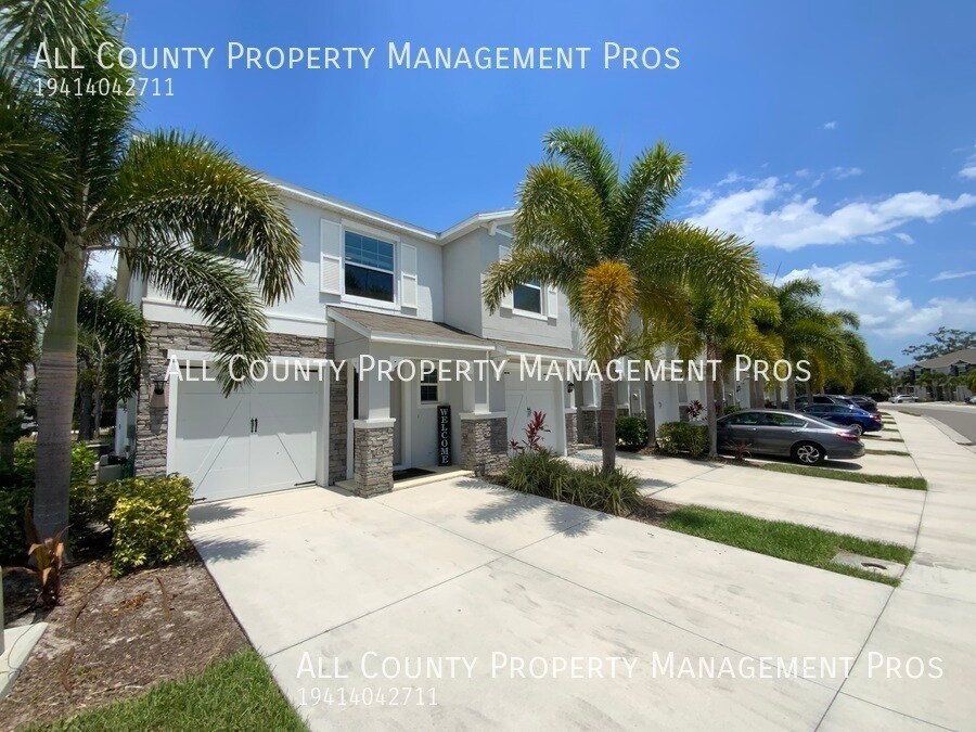 Primary Photo - Spacious Palmer Ranch Home Near HOA Pool w...