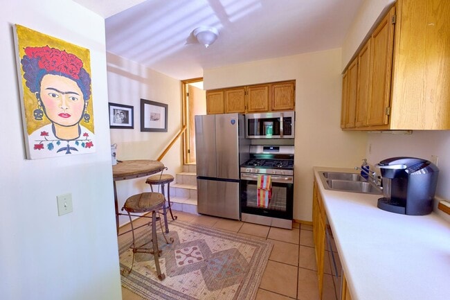 Foto del edificio - Unfurnished Studio Apartment on Historic H...