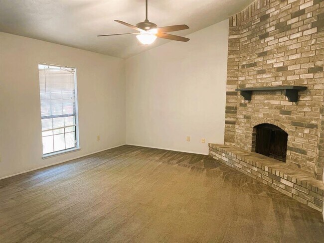 Building Photo - 2870 Pheasant Run