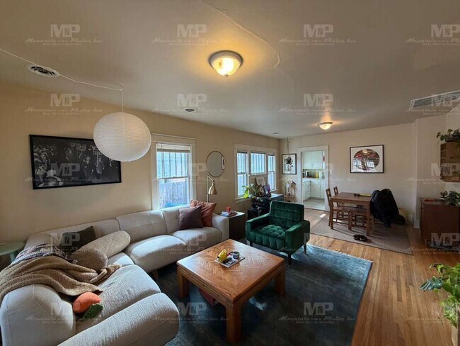 Foto del edificio - 521 W Myrtle St