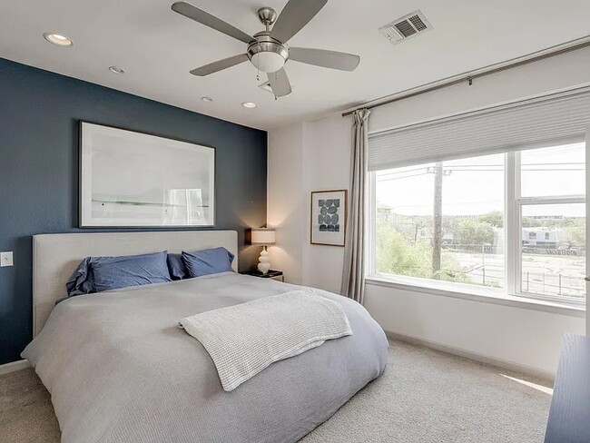 Foto del edificio - 1406 Waterloo Shore Ln