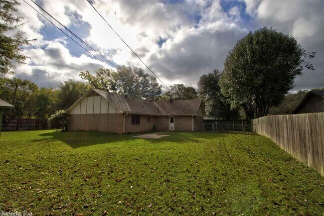 Building Photo - 4102 Monroe Dr