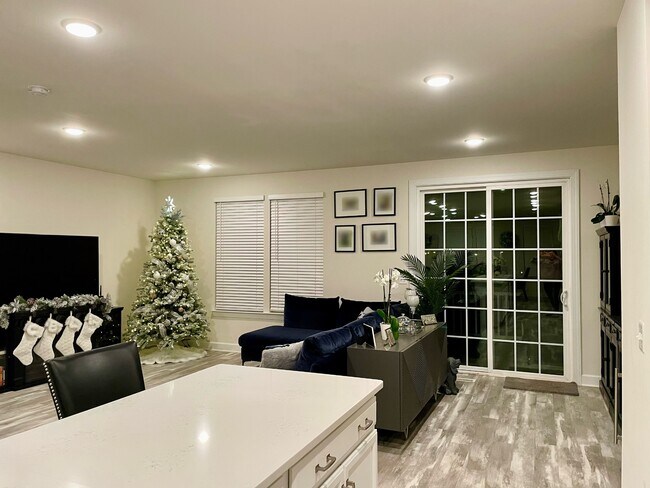 Foto del edificio - 8970 Englewood Farms Dr