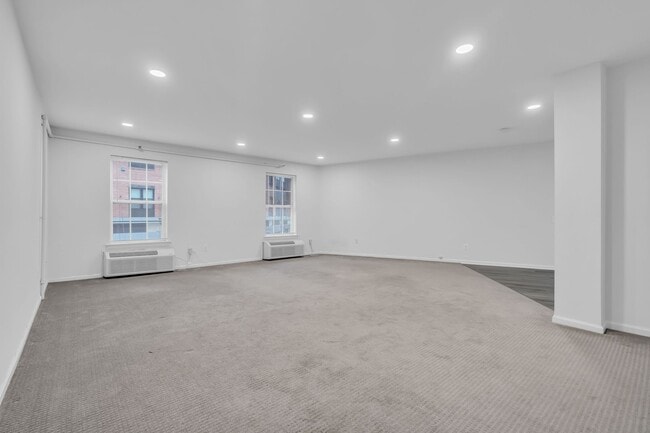 Interior Photo - Riverside Apartments