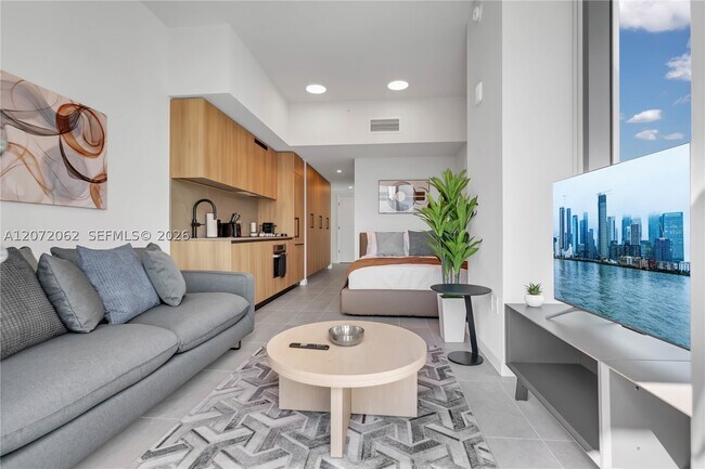 Building Photo - 121 NE 5th St
