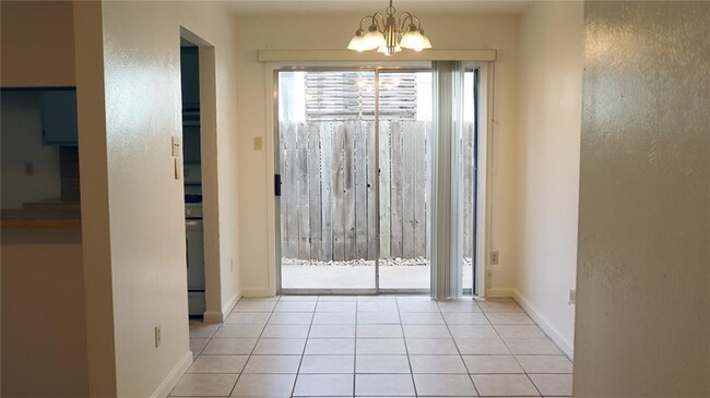 Building Photo - 1808 Gracy Farms Ln