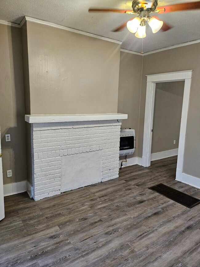 Photo - 1101 S Rembert St Apartments