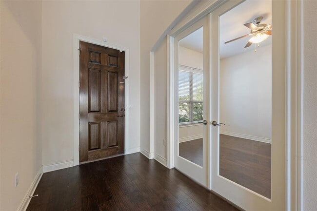Building Photo - 15209 Sisters Cir