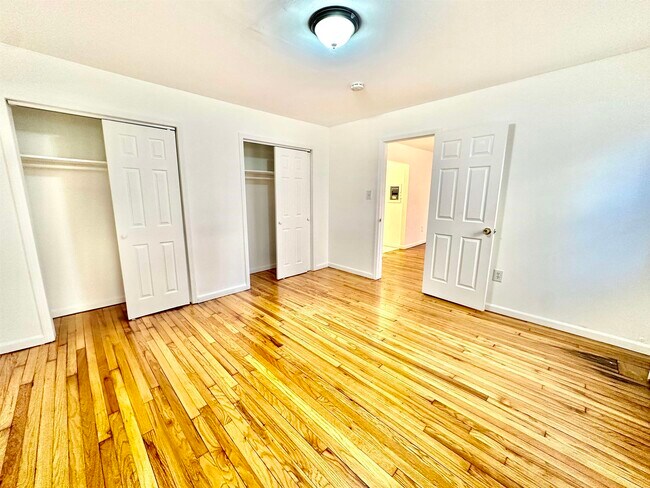 Foto del edificio - 31-33-33 Tillinghast St