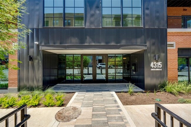 Building Photo - 4315 S Congress Ave