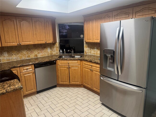 Foto del edificio - 4855 SW 152nd Ct