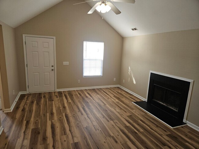 Foto del edificio - Darling 3br/2ba RANCH!! Avail Now! Near downtown Ral and I-40!!