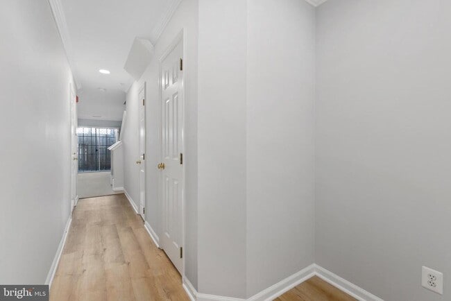 Building Photo - 351 Livermore Ln