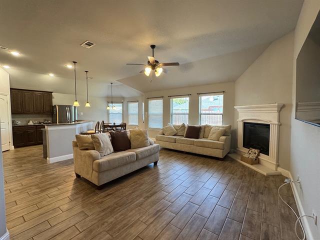 Foto del edificio - 144 Landsdale Cir
