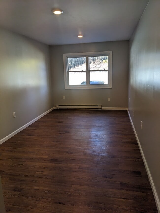 Building Photo - 1645 S Braddock St