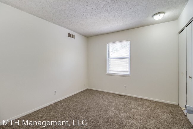 Building Photo - 731-925 Burcham Dr