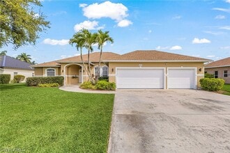 Building Photo - 2031 Teagarden Ln