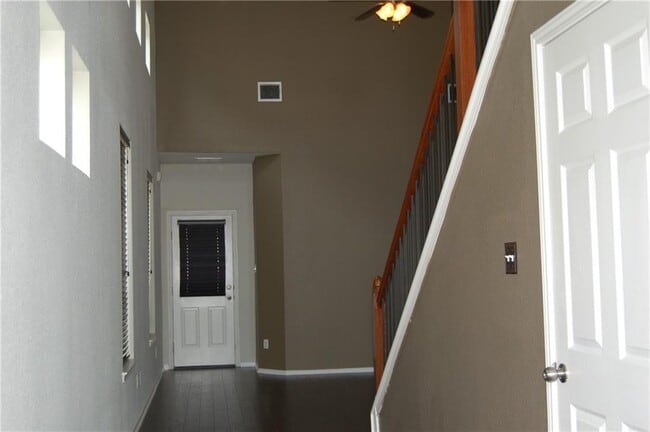 Building Photo - 9913 Milla Cir
