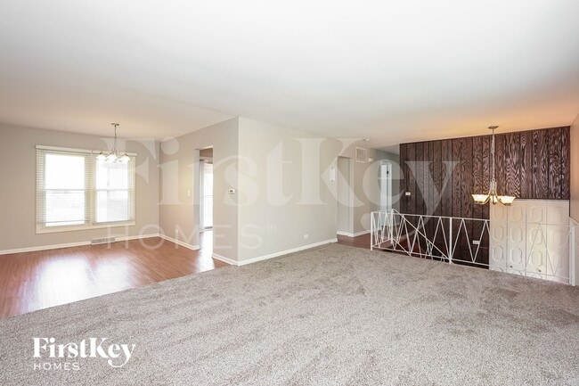 Building Photo - 644 N Ashbury Ave