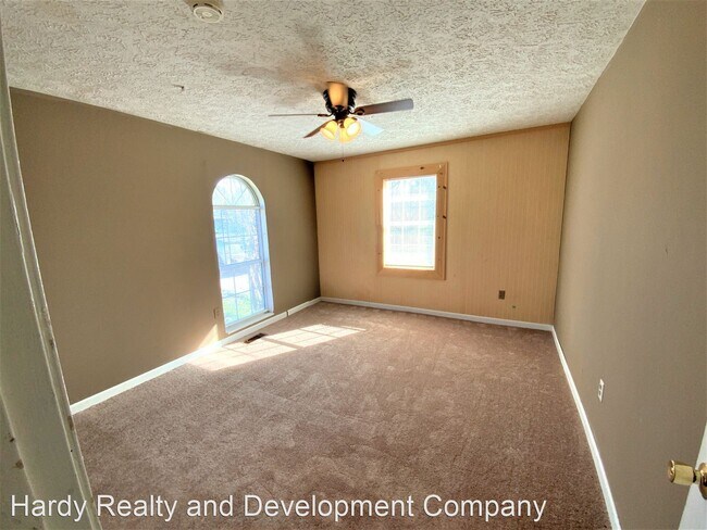 Building Photo - 3 br, 2 bath House - 36 Sunny Heights Drive