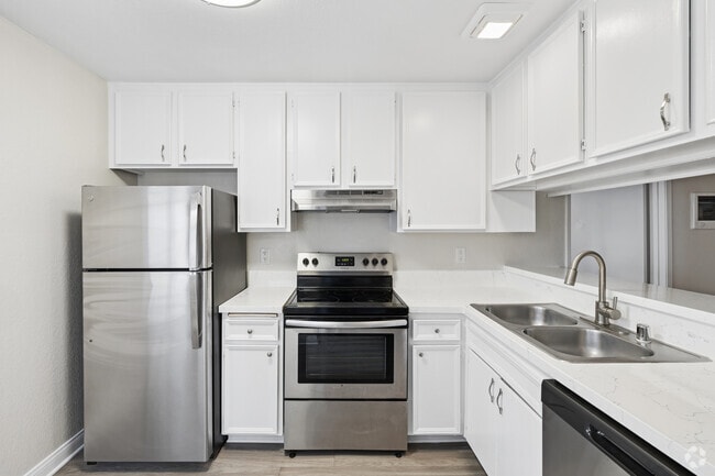 Interior Photo - Chateau Spring Hill Apartments