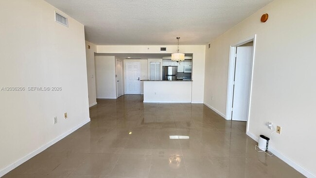 Building Photo - 19501 W Country Club Dr