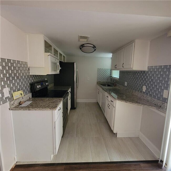 Foto del edificio - 3545 Old Chamblee Tucker Rd