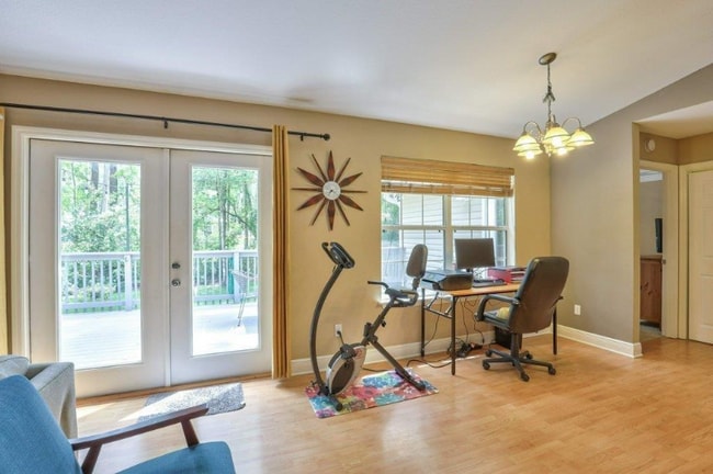 Foto del edificio - 3513 Larkspur Ln