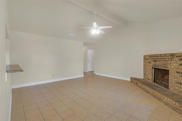 Foto del edificio - 7409 Meadow Creek Dr