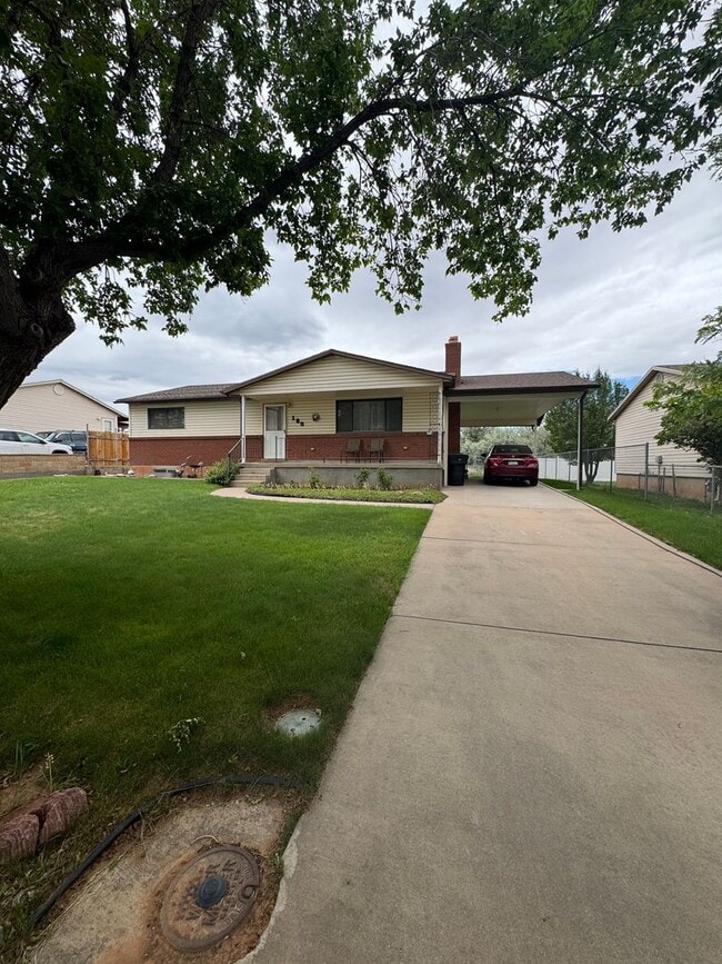 Building Photo - Spacious 4-Bedroom Home in Roosevelt, UT!