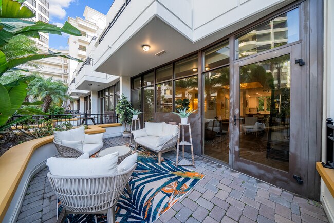 Foto del edificio - 700 W Harbor Dr