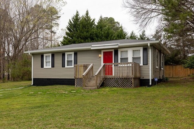 Building Photo - Cozy 3 Bedroom Home in Quiet Hillsborough ...