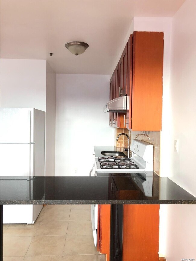 Foto del edificio - 37-38-38 103rd St