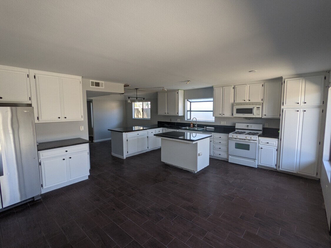 Kitchen - 334 Ogle St