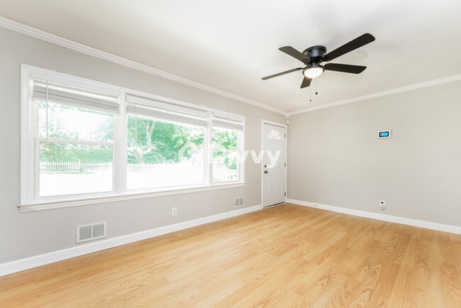 Building Photo - 2680 Larkspur Dr SE