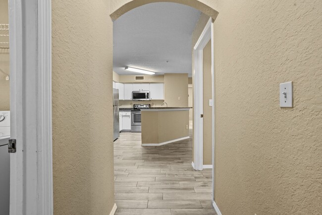Building Photo - Bona Vista - 826 CW 104
