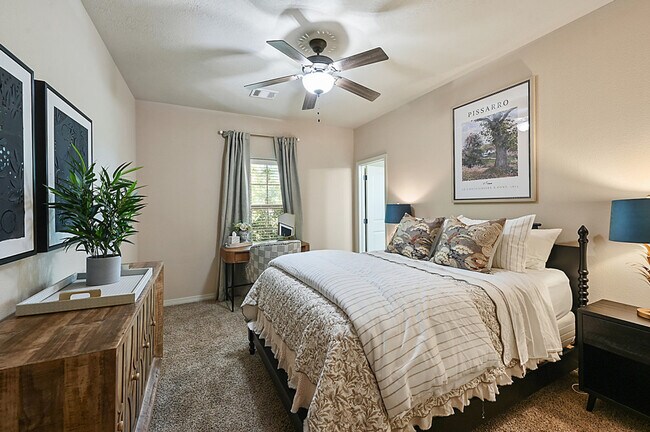 Foto del edificio - 1416 Cres Ridge Dr