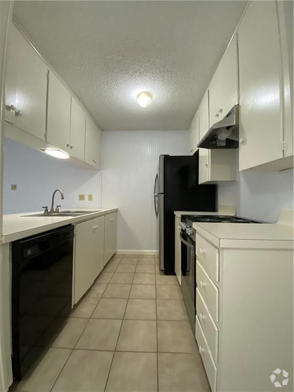 Building Photo - 2408 Longview St