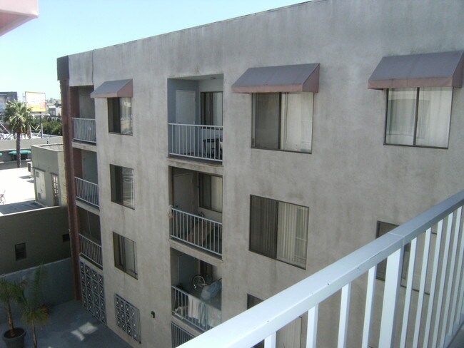 Building Photo - 225 W 6th St