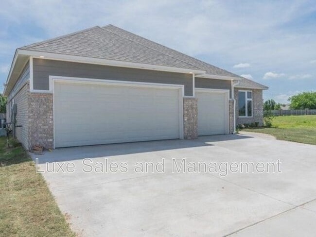 Building Photo - 10608 Glover River Dr