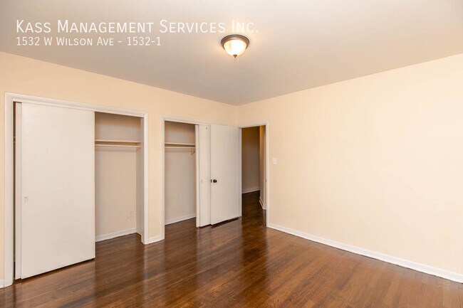 Foto del edificio - 1532 W Wilson Ave