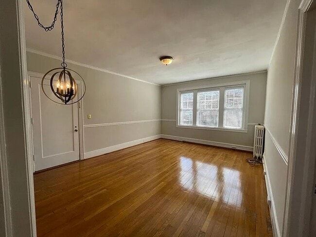 Building Photo - Cozy 2 Bedroom Apartment