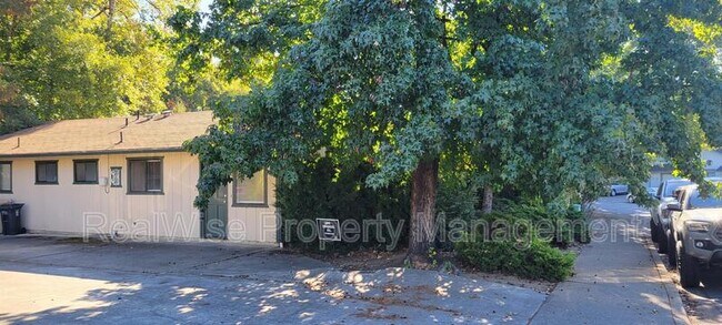 Foto del edificio - 2191 NW N Hill Dr