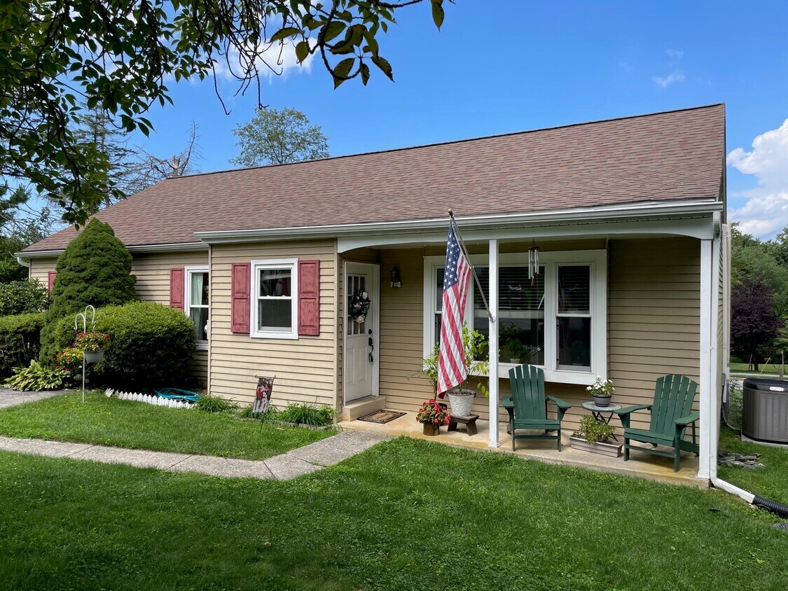 Primary Photo - 1663 Carlisle Ln