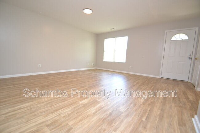 Building Photo - 824 Cumberland St