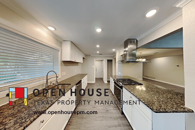 Building Photo - 918 Fair Oaks Dr, Garland