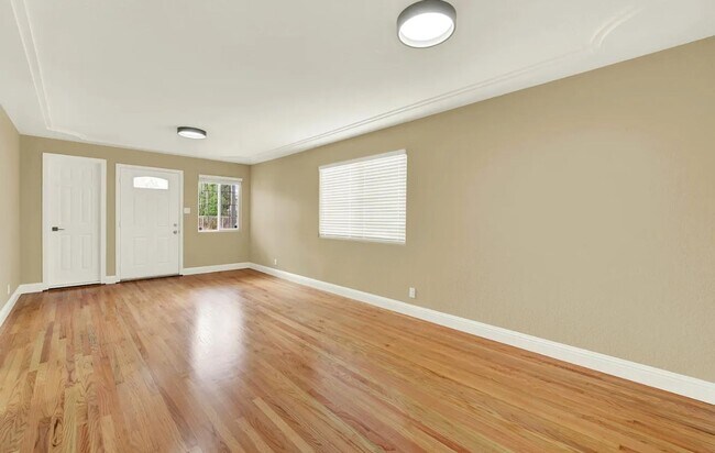 Foto del edificio - Single Family Home Available Now!!